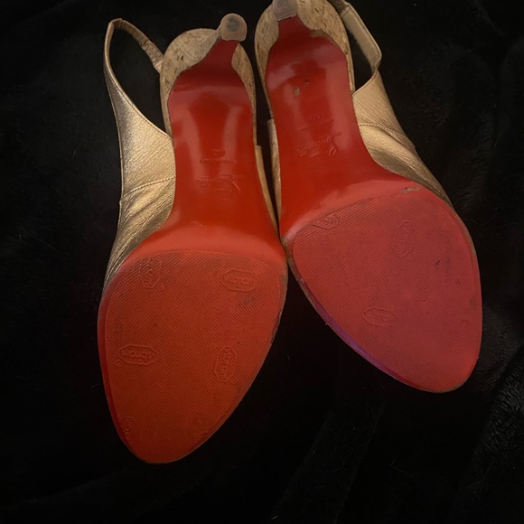 Christian Louboutin cork heel gold shoes - Picture 7 of 8